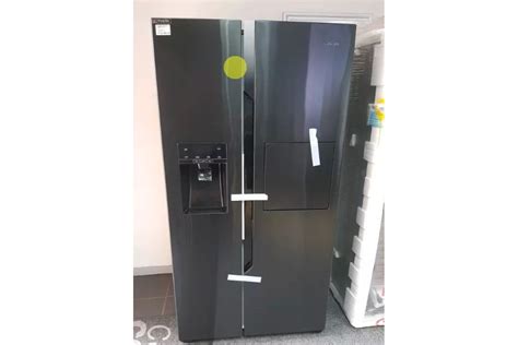 You simply press down the "Freezer" button in the fridge's control panel for three seconds until you hear a beep, and then keep pressing it to cycle through the different temperature settings. . How to turn on hisense refrigerator